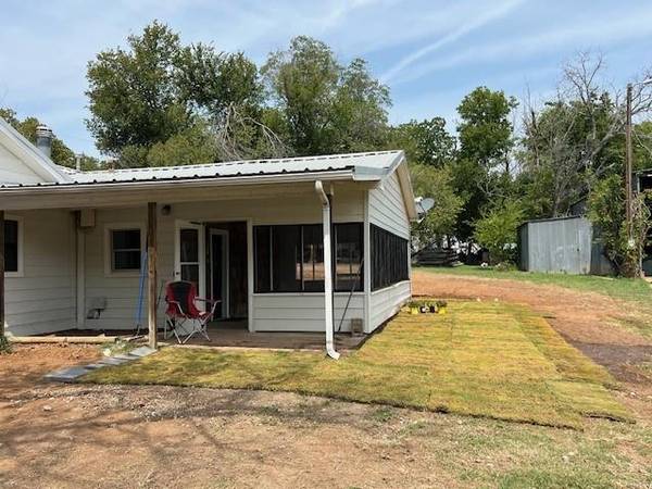 901 E 3rd Street,  Weatherford,  TX 76086