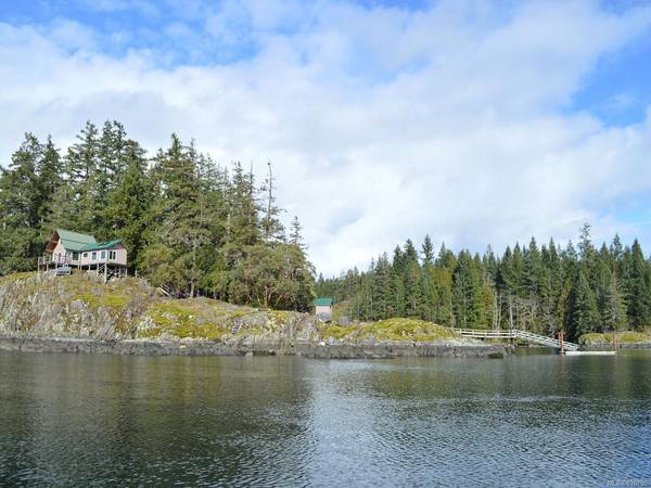 Quadra Island, BC V0P 1N0,S 1/2 Doe Island