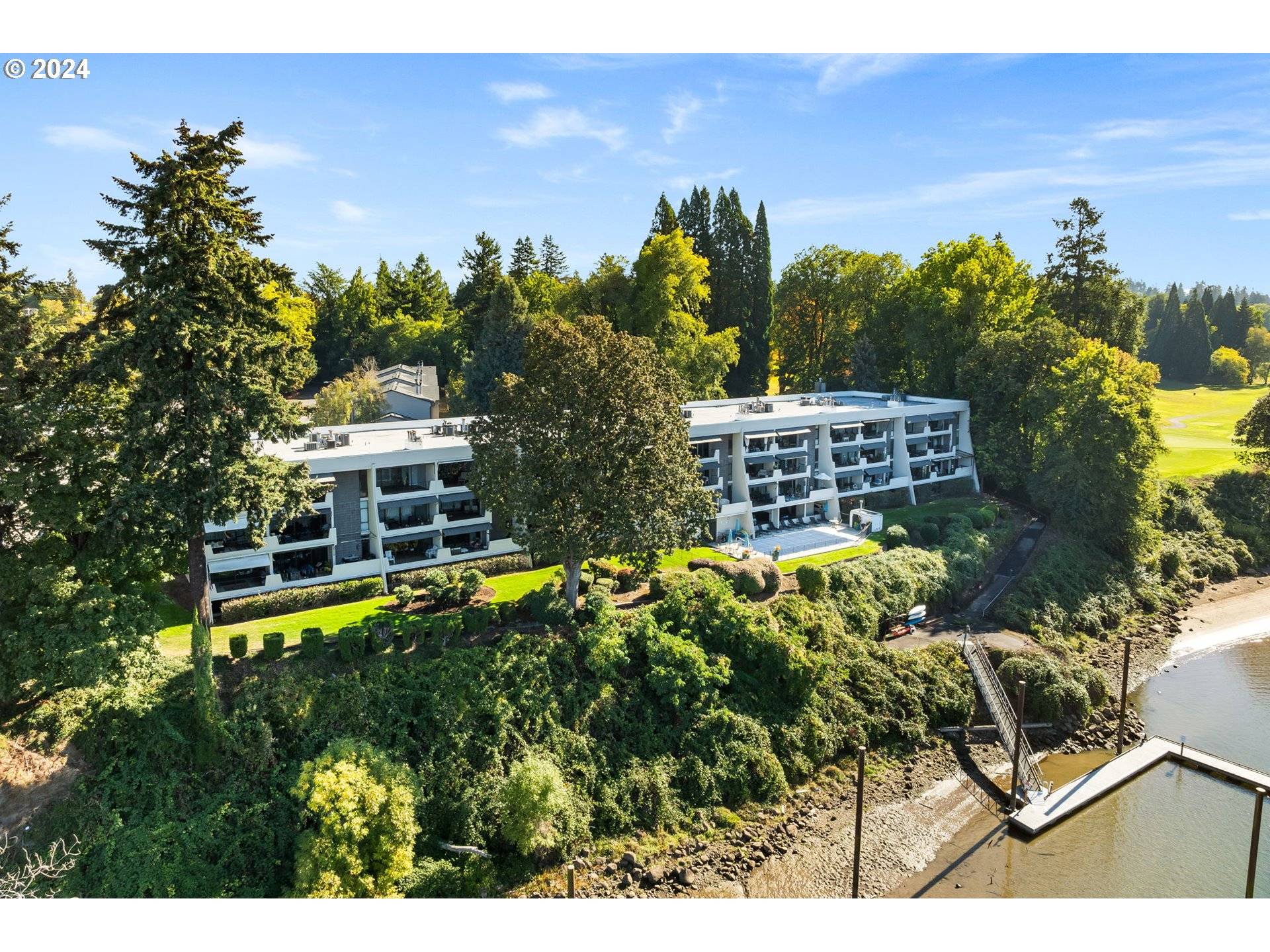 Portland, OR 97202,790 SE WEBBER ST #314
