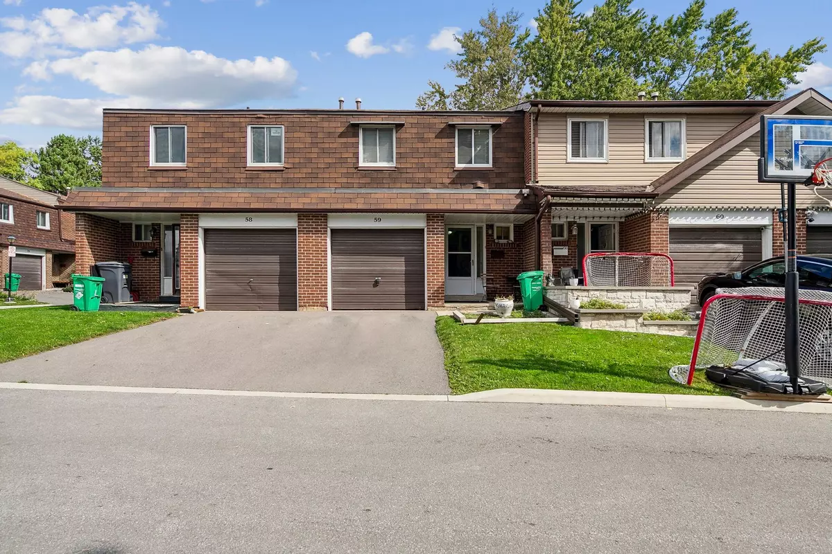 Mississauga, ON L5C 2V7,3025 Cedarglen Gate #59