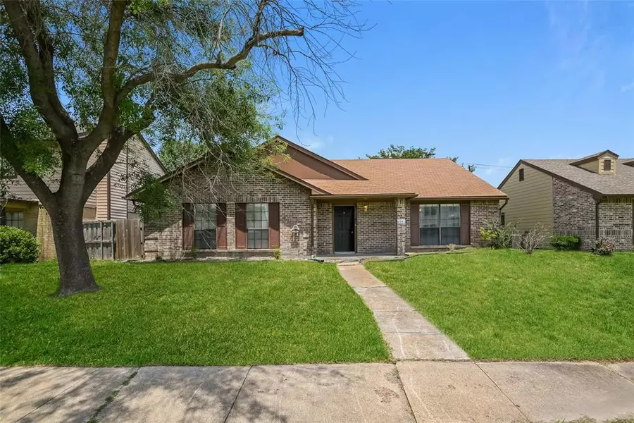 8901 Shipman Street, Rowlett, TX 75088