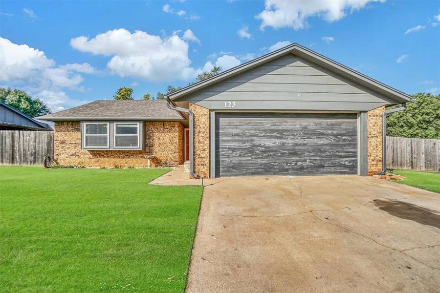 123 Sondra Drive, Elk City, OK 73644