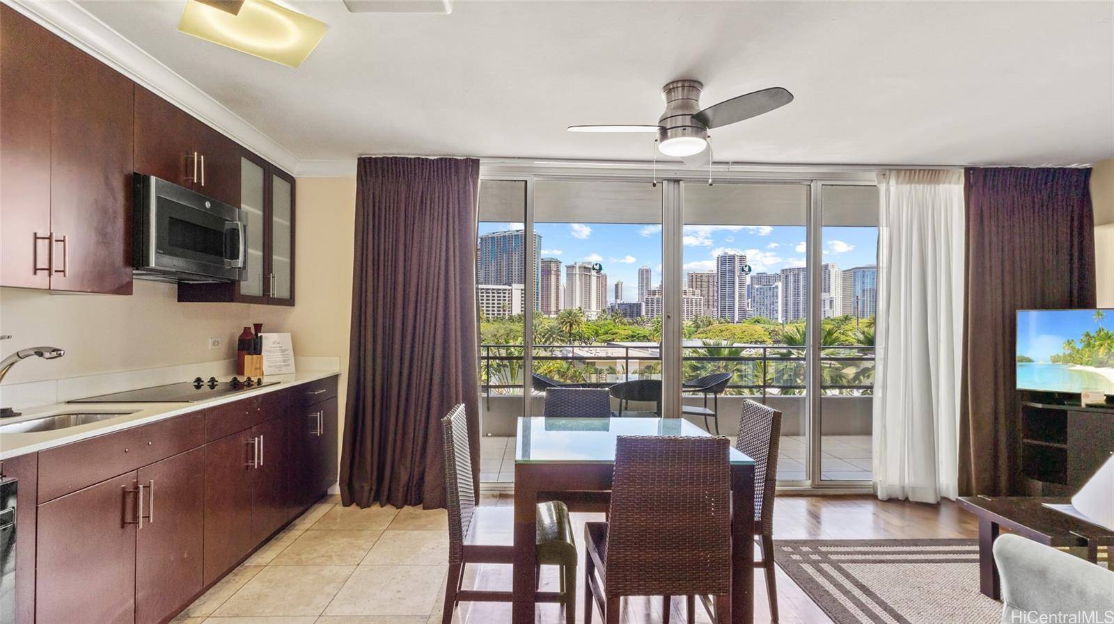 255 Beach Walk #56, Honolulu, HI 96815