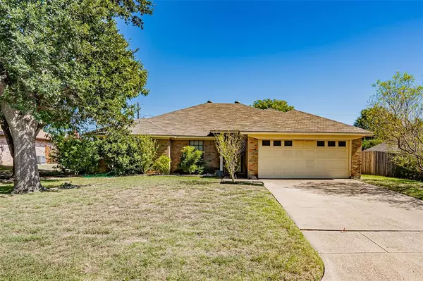 1305 Colorado Drive, Benbrook, TX 76126