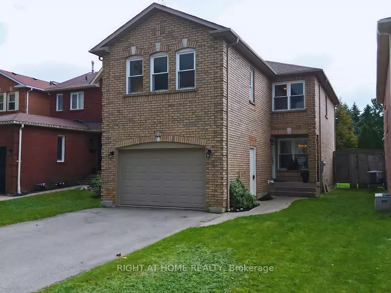 44 Sable CRES, Whitby, ON L1R 1Y5