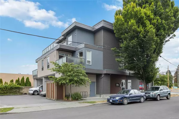 Victoria, BC V8R 1C9,1515 Redfern St #303