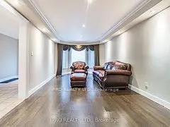 Mississauga, ON L5R 2A1,577 Yorkminster CRES