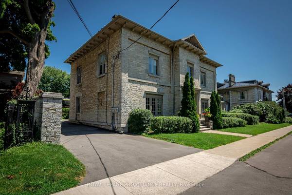 Kingston, ON K7L 2W2,5 Emily ST