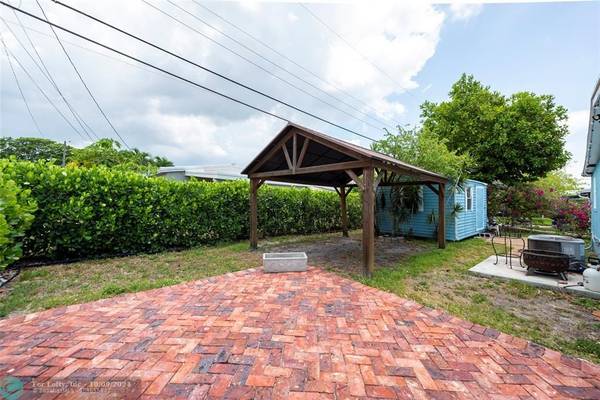 Oakland Park, FL 33334,811 NE 60th St,