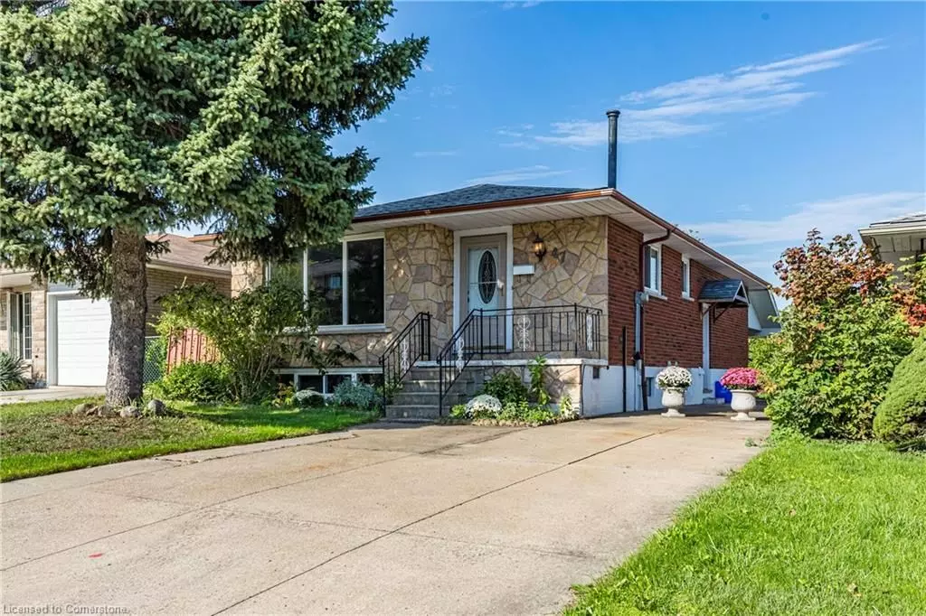 Hamilton, ON L8K 6G5,47 Summercrest DR