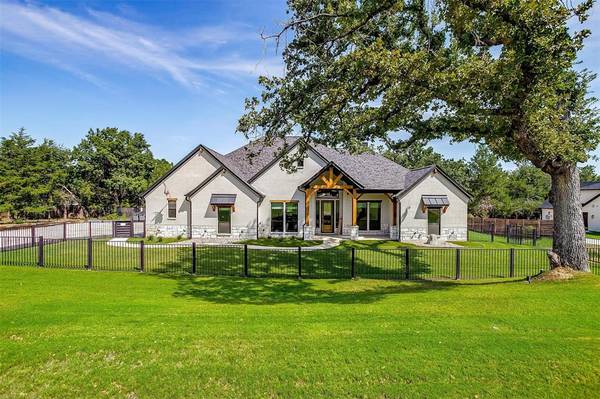 1004 Meadow Wood Terrace,  Azle,  TX 76020