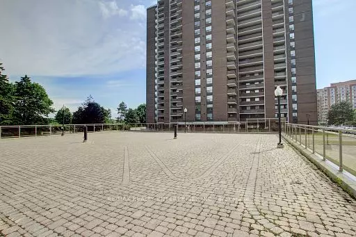 Mississauga, ON L5E 3E3,1515 Lakeshore RD E #208