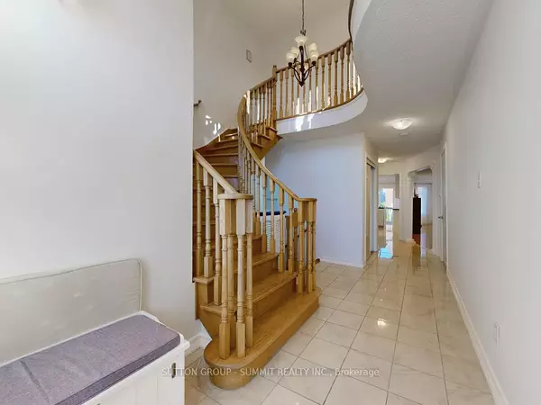 Mississauga, ON L5M 5L1,2555 Strathmore CRES