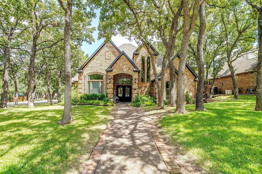 811 Runnymede Road, Keller, TX 76248