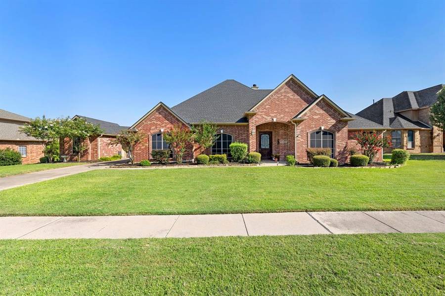 1015 Parview Circle, Grand Prairie, TX 75104