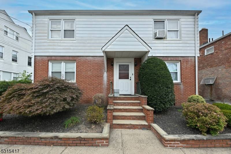 35 Mangold St, Haledon Boro, NJ 07508