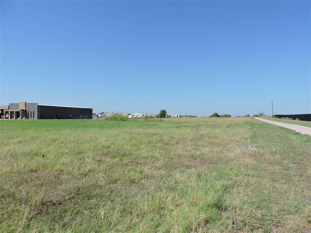 Mabank, TX 75147,1904 S 3RD Street