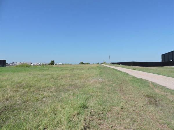 Mabank, TX 75147,1904 S 3RD Street