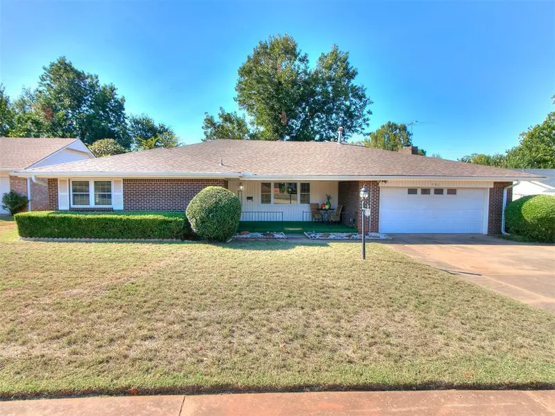 921 Walnut Court, Guthrie, OK 73044