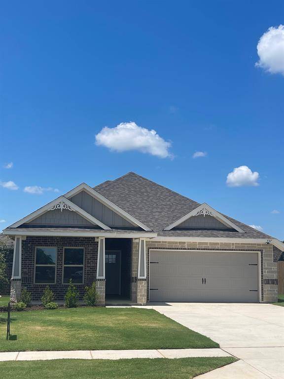 737 Raylan Street,  Springtown,  TX 76082