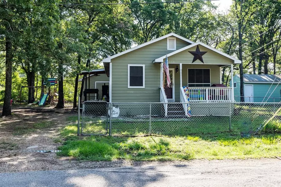 222 Meadow Lake Drive, Gun Barrel City, TX 75156