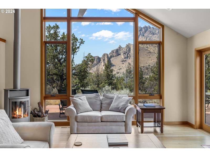 9210 NE SMITH ROCK LOOP, Terrebonne, OR 97760