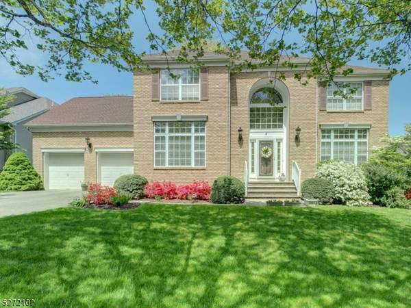 4 Eliot Ct, Roxbury Twp., NJ 07852