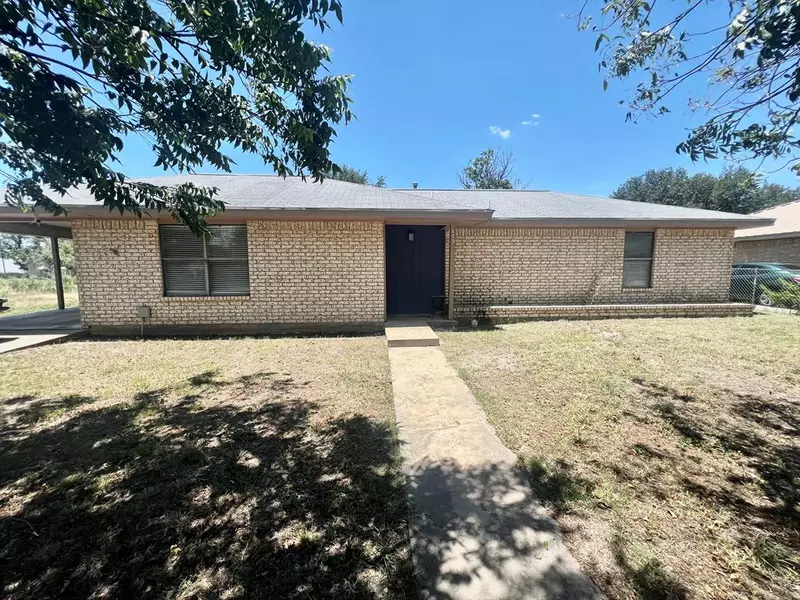 409 Drinkard St, Eden, TX 76837