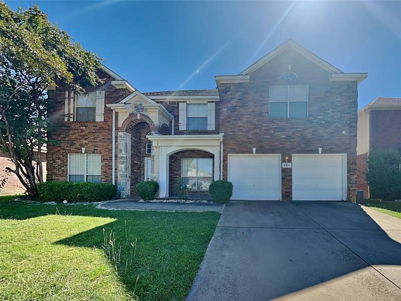 5317 Summer Meadows Drive, Fort Worth, TX 76123