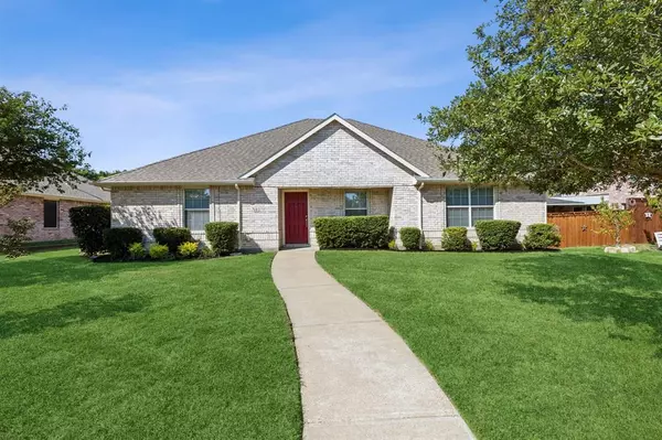 760 Meandering Drive, Cedar Hill, TX 75104