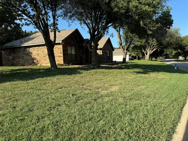 Burleson, TX 76028,432 Sherwood Court