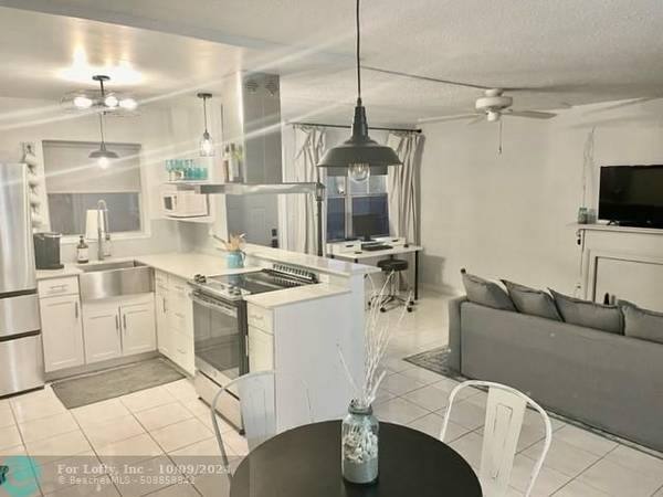 1720 Jefferson St  #602, Hollywood, FL 33020