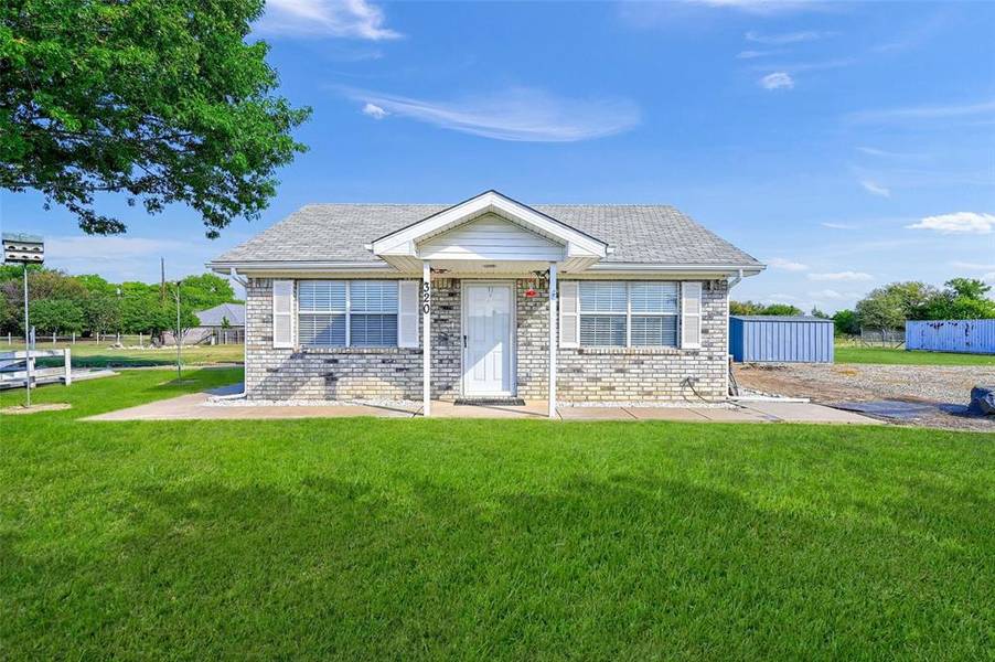 320 W Whitewright Road, Savoy, TX 75479