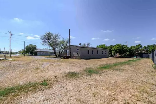 Electra, TX 76360,301 W 5th Street