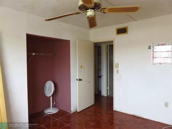 Lauderhill, FL 33313,2501 NW 41st  #404