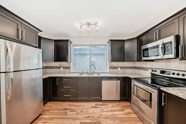 Calgary, AB T2W 0R1,10816 Shamrock PL SW