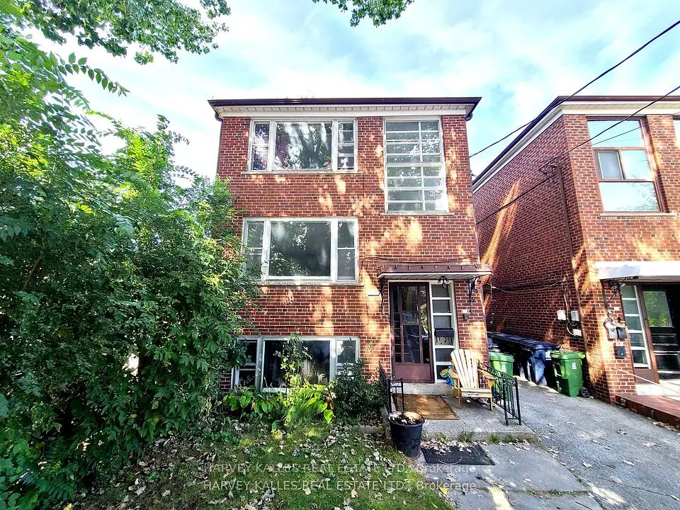 Toronto W02, ON M6S 2L3,476 St Johns RD #2