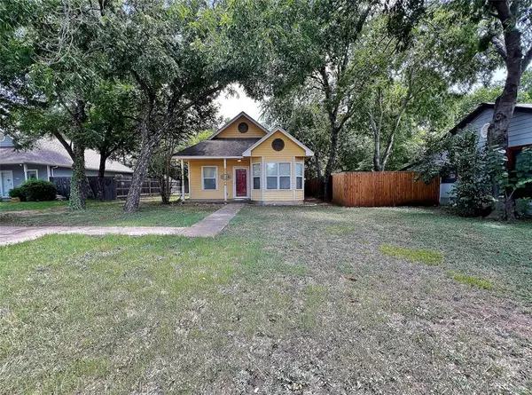 107 Bradshaw Street, Waxahachie, TX 75165