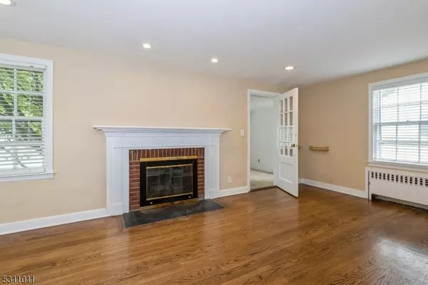 Millburn Twp., NJ 07078,25 Baltusrol Way