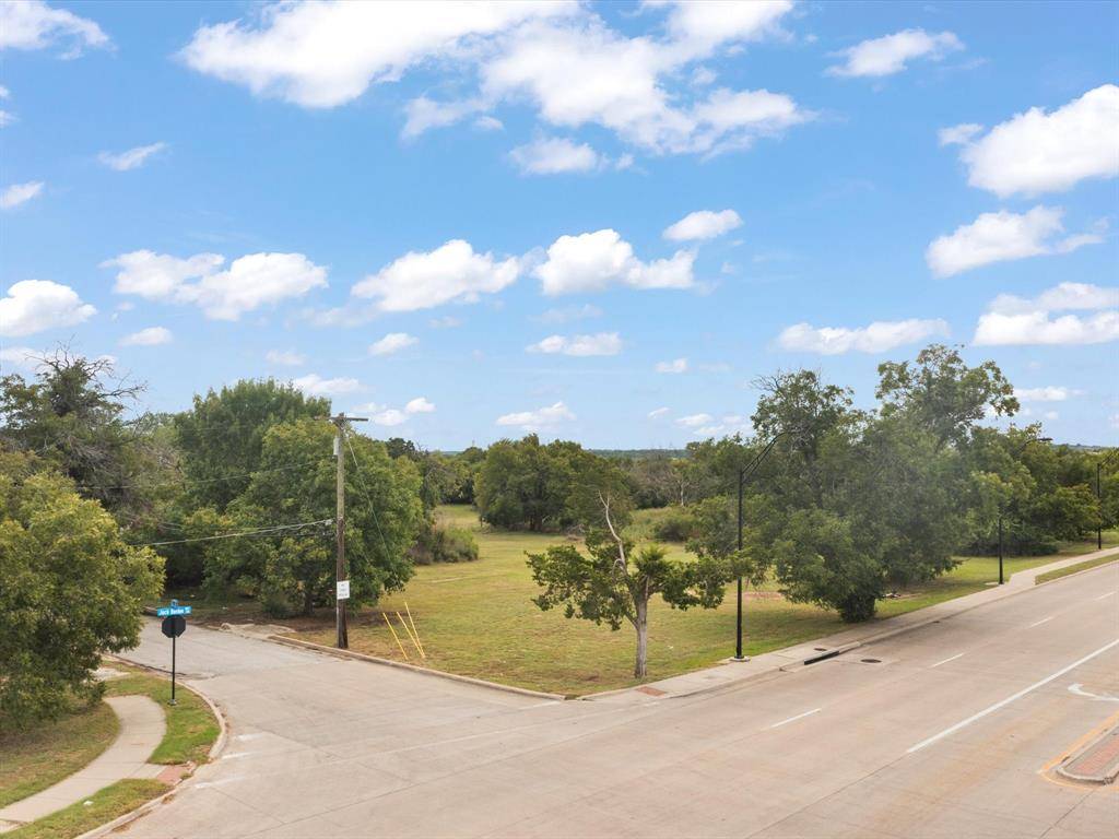 Weatherford, TX 76086,904 E Oak Street