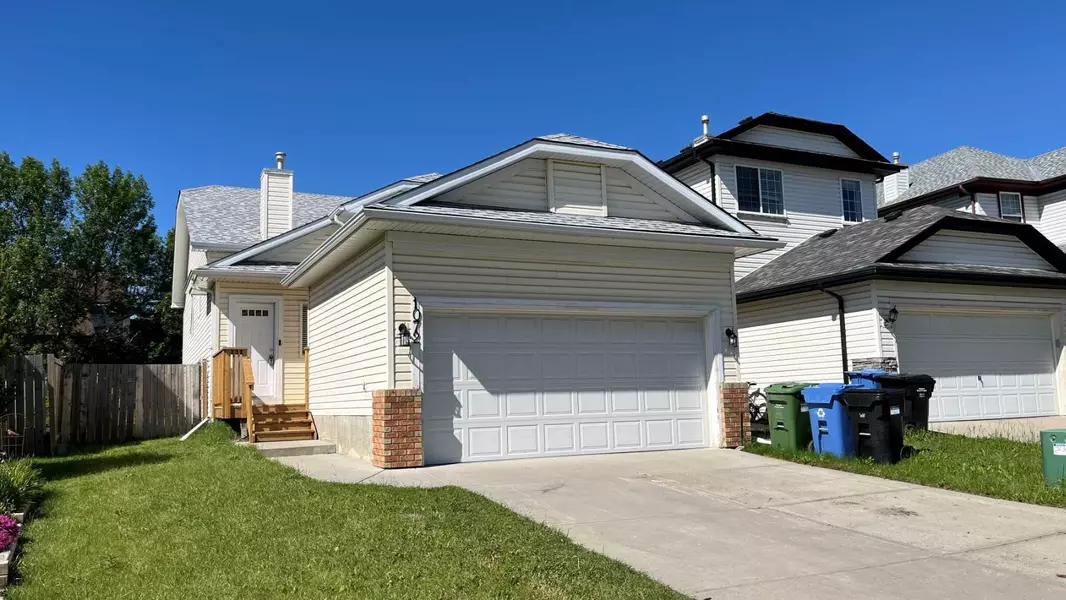 1072 Country Hills CIR Northwest, Calgary, AB T3K 4X1