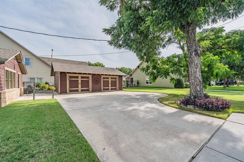 Grapevine, TX 76051,235 Austin Street