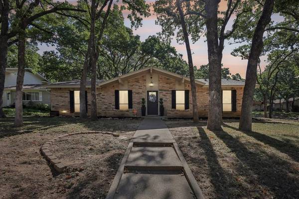 3501 Hampshire Drive, Arlington, TX 76013