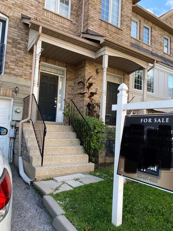 Vaughan, ON L4L 9M1,165 fieldstone DR E #3