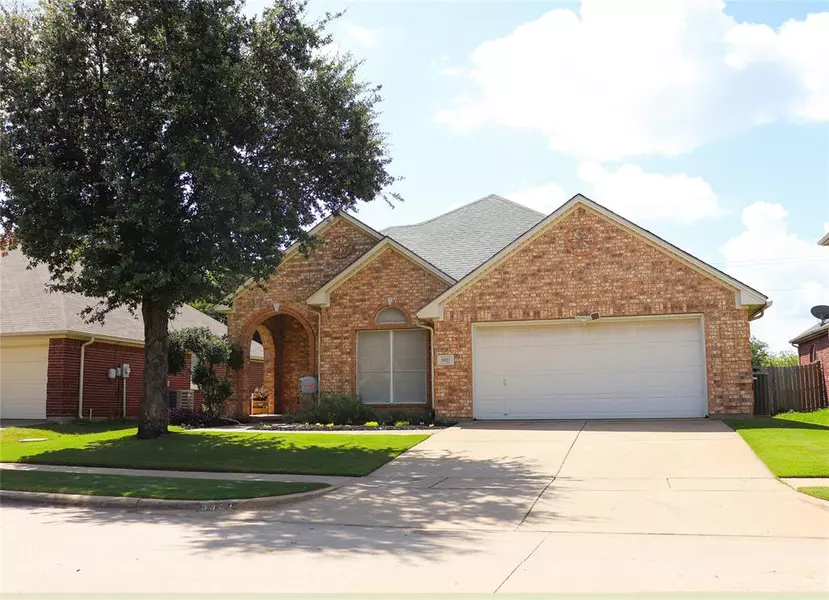 5927 Lantern Lane, Grand Prairie, TX 75052