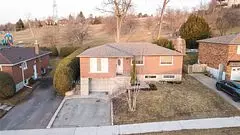 Bradford West Gwillimbury, ON L3Z 1W1,166 Collings AVE