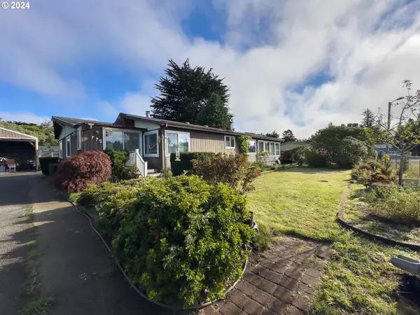 Bandon, OR 97411,775 10TH ST SE