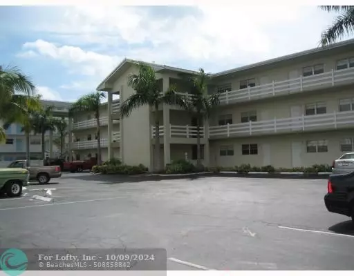 2100 Diana Dr  #202, Hallandale Beach, FL 33009