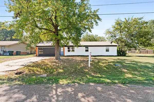 618 E Kempner Street, Mabank, TX 75147