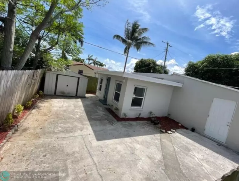 516 Nathan Hale Rd, West Palm Beach, FL 33405